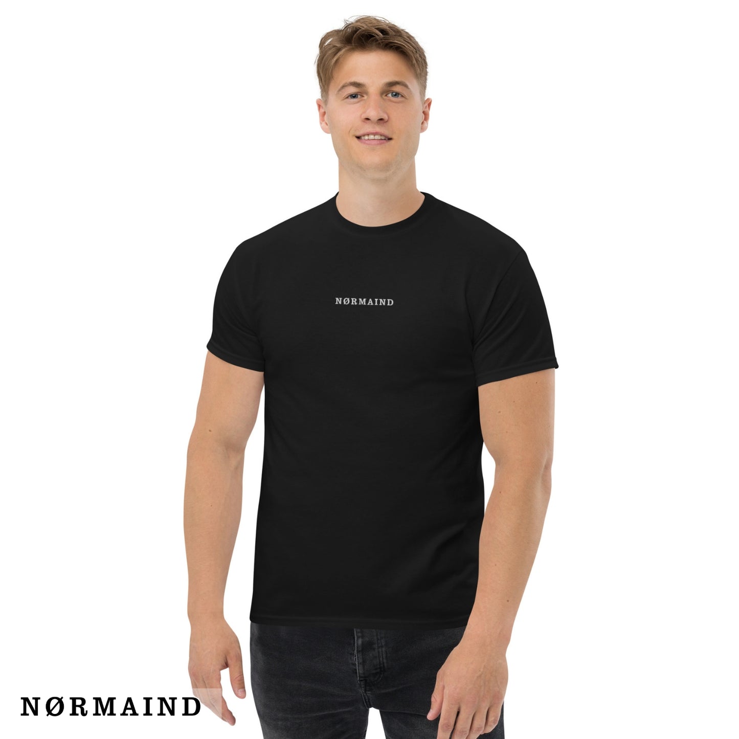NØRMAIND Classic zwarte T-shirt