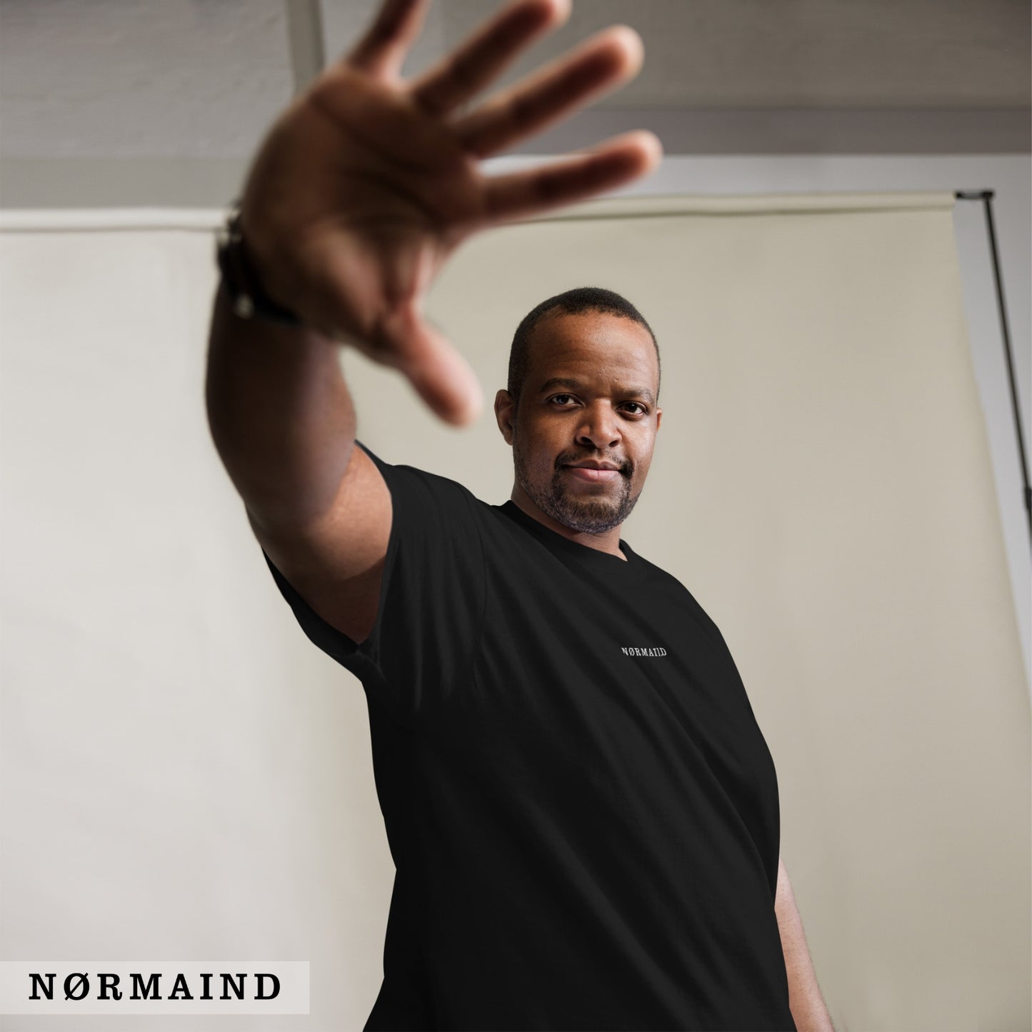 NØRMAIND Classic zwarte T-shirt